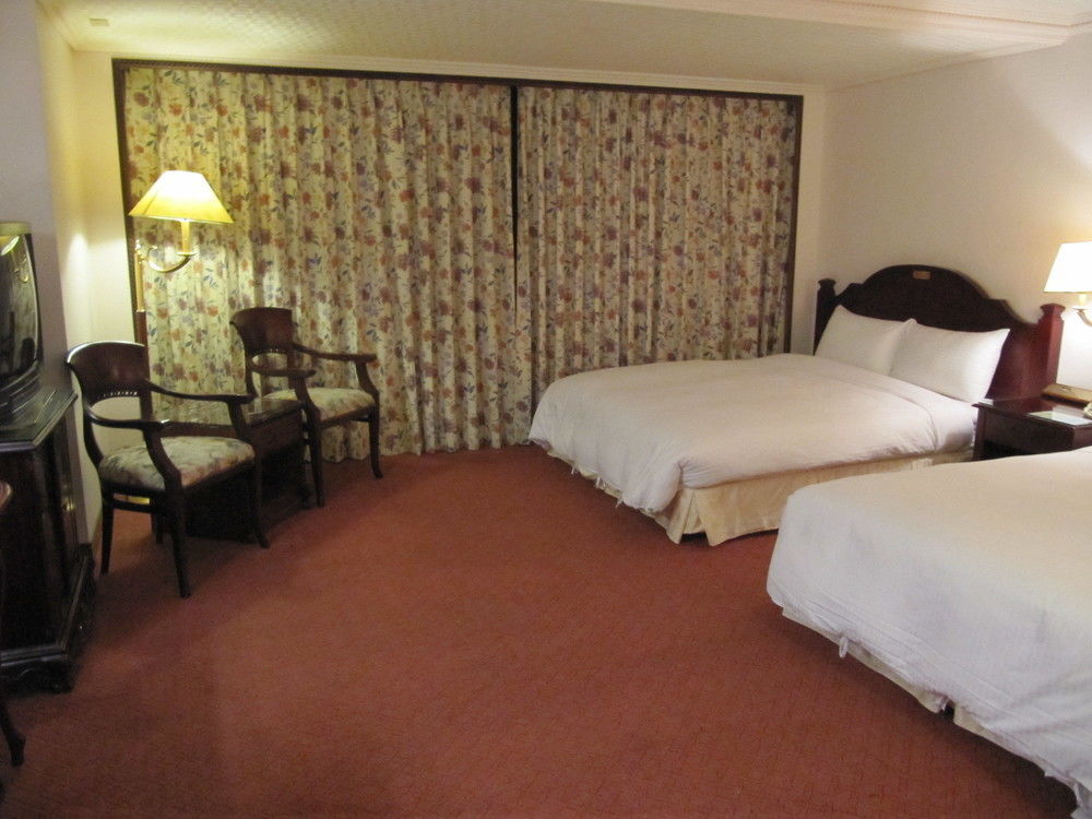 Sunrise Hotel Tainan Eksteriør billede