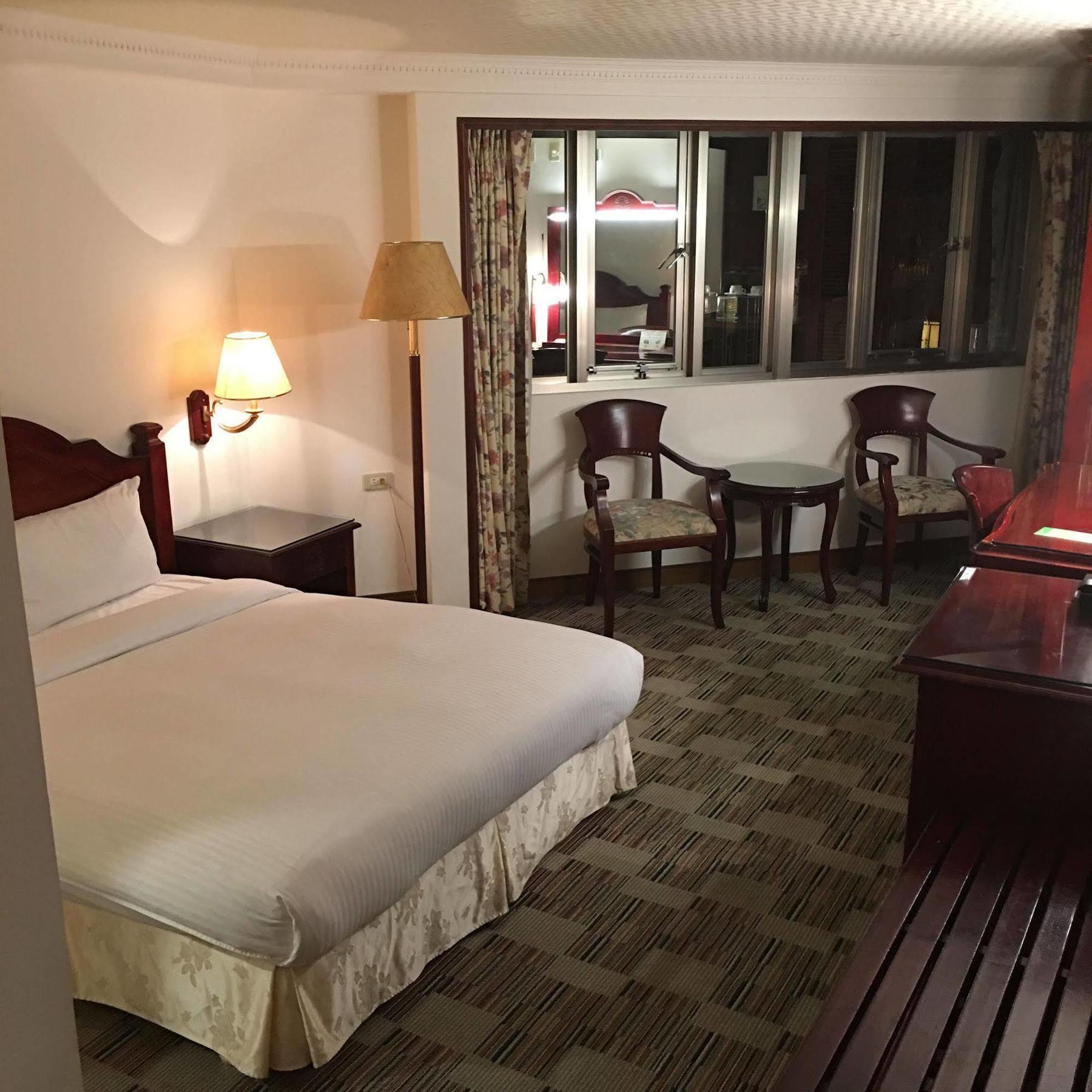 Sunrise Hotel Tainan Eksteriør billede