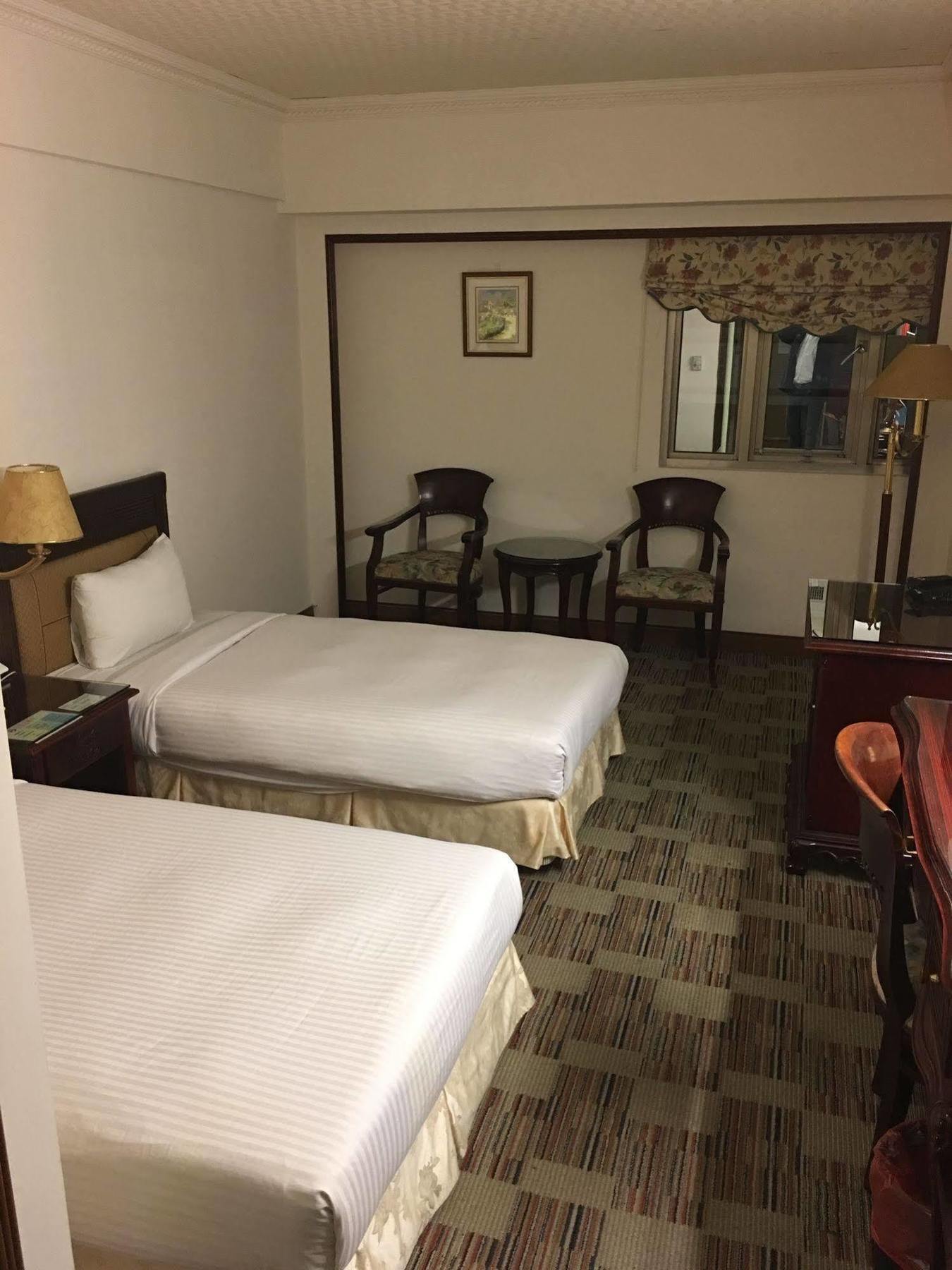 Sunrise Hotel Tainan Eksteriør billede