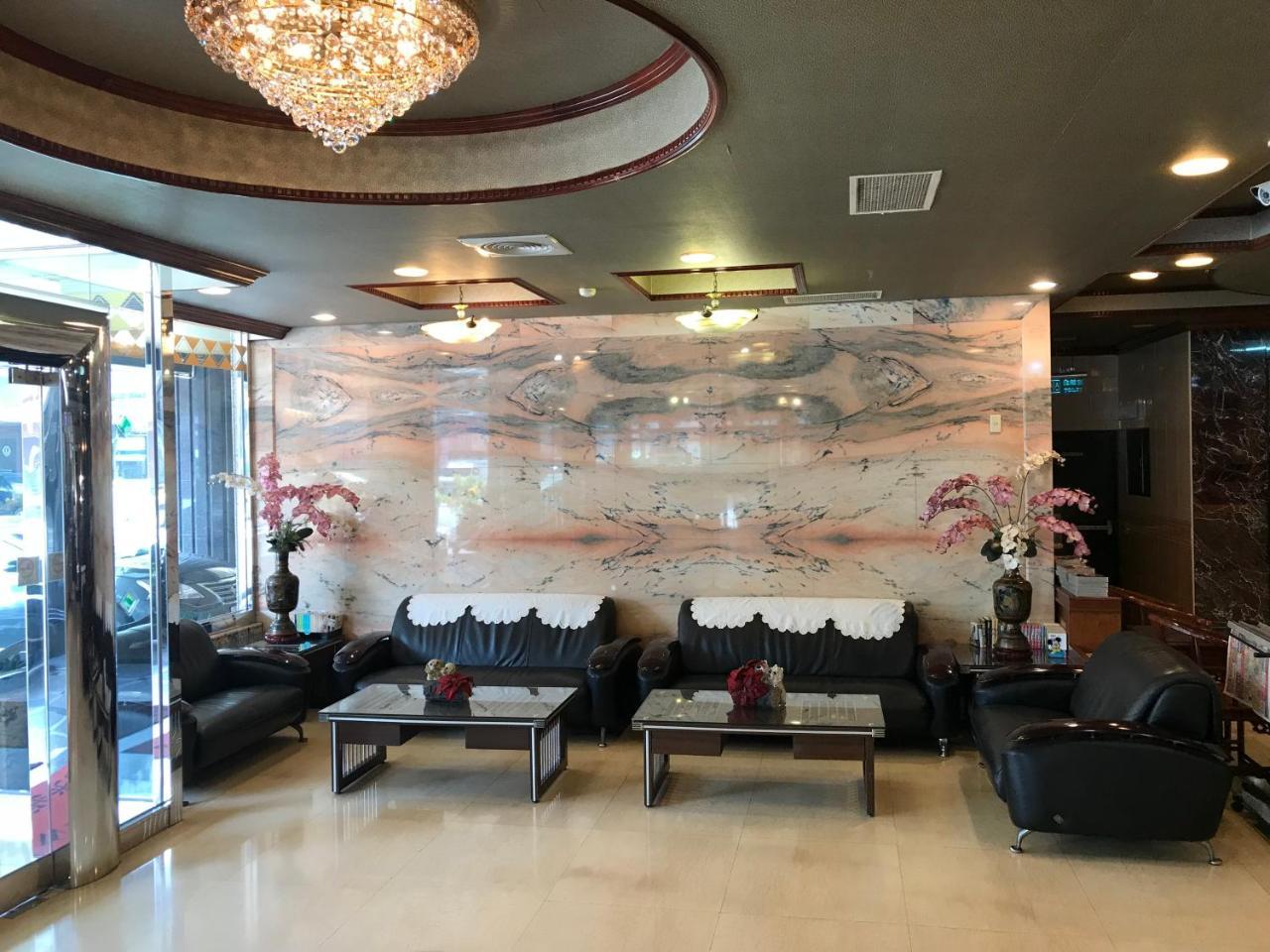 Sunrise Hotel Tainan Eksteriør billede