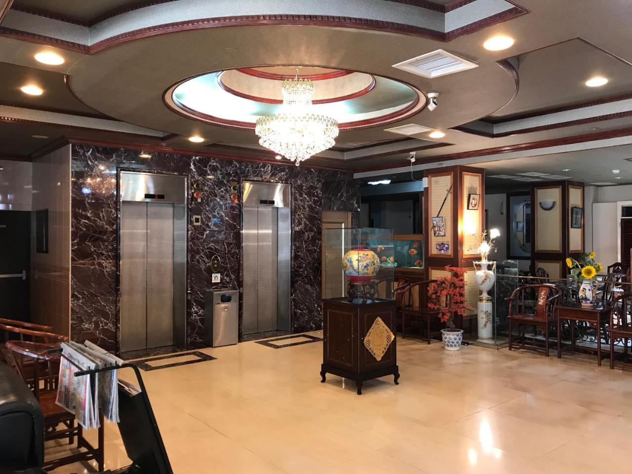 Sunrise Hotel Tainan Eksteriør billede